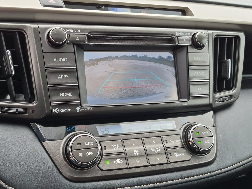 Thumbnail: 2015 Toyota RAV4 - 32