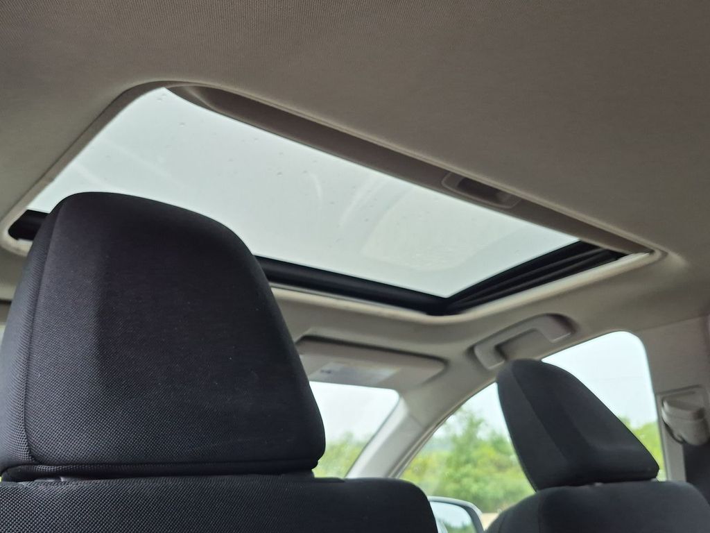 Thumbnail: 2015 Toyota RAV4 - 25
