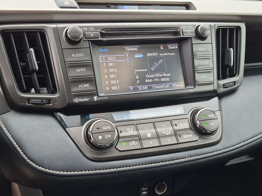 Thumbnail: 2015 Toyota RAV4 - 13