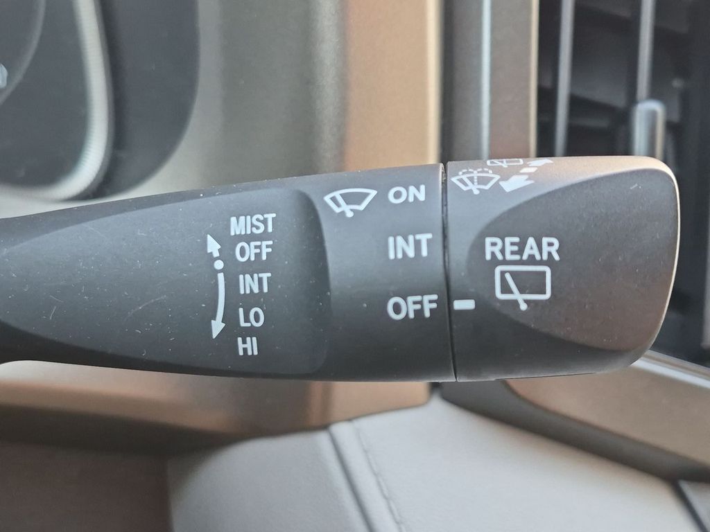 Thumbnail: 2014 Toyota RAV4 - 16