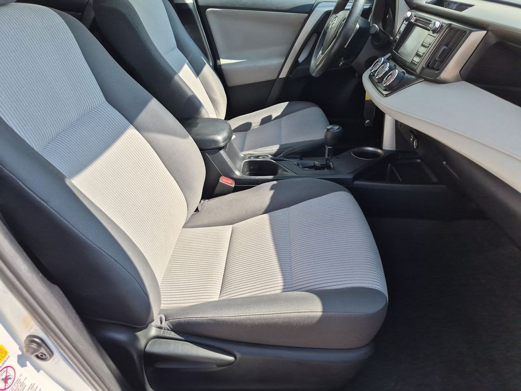 Thumbnail: 2014 Toyota RAV4 - 11