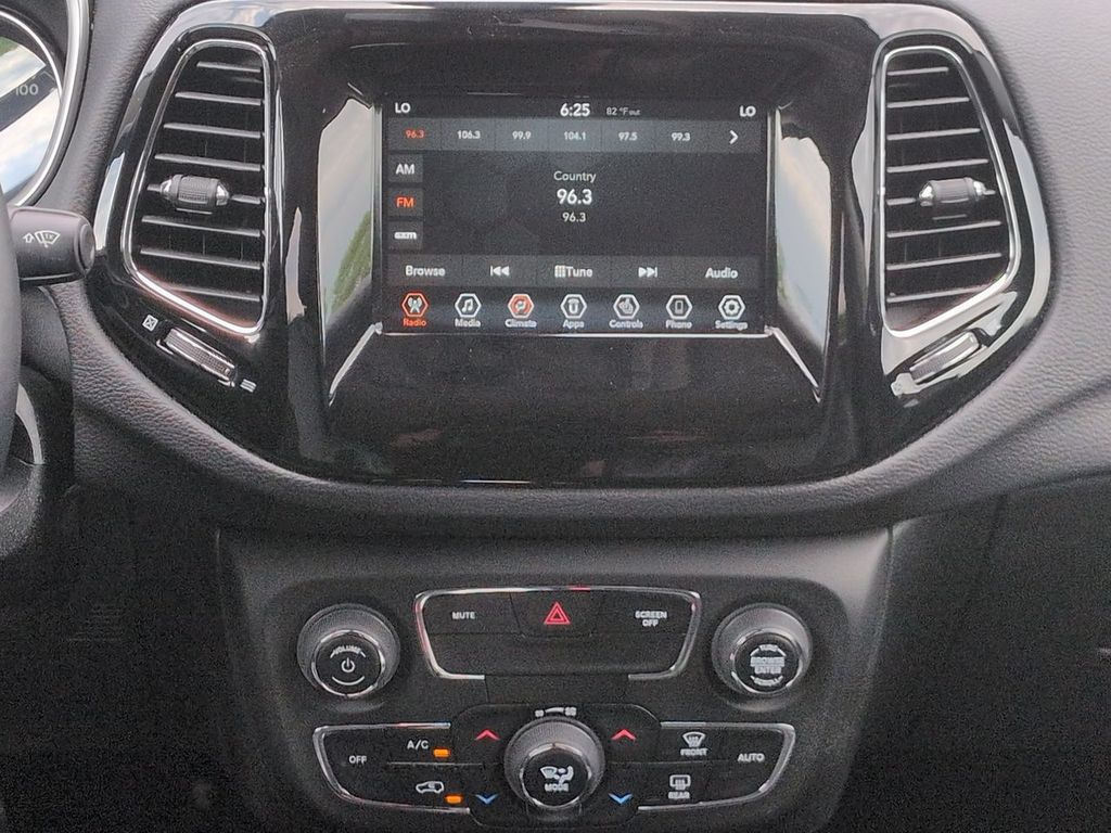 Thumbnail: 2020 Jeep Compass - 15