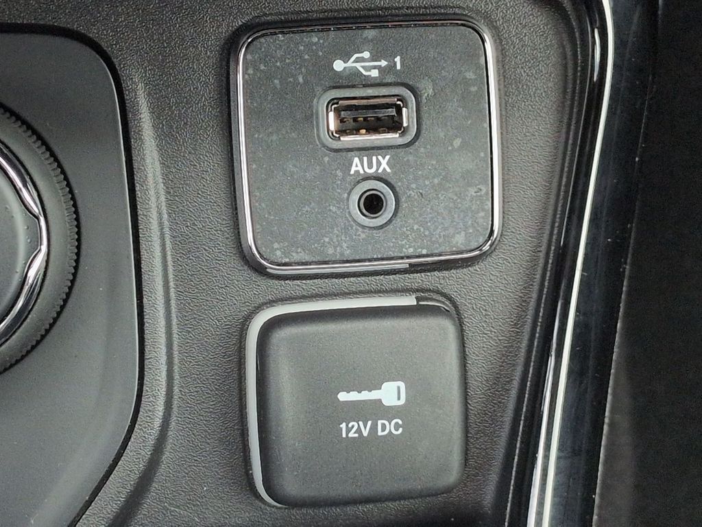 Thumbnail: 2020 Jeep Compass - 37