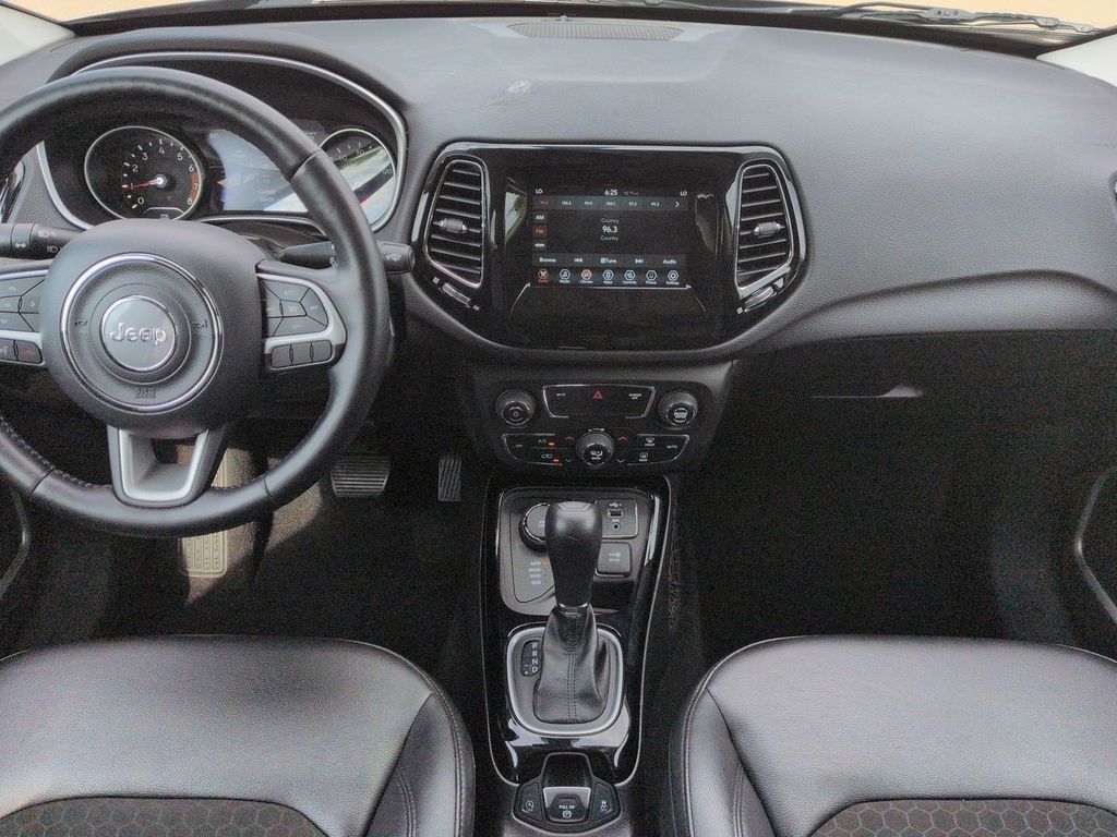 Thumbnail: 2020 Jeep Compass - 9