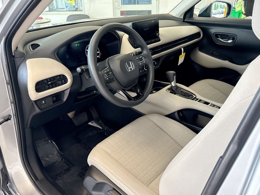 Thumbnail: 2025 Honda HR-V - 2