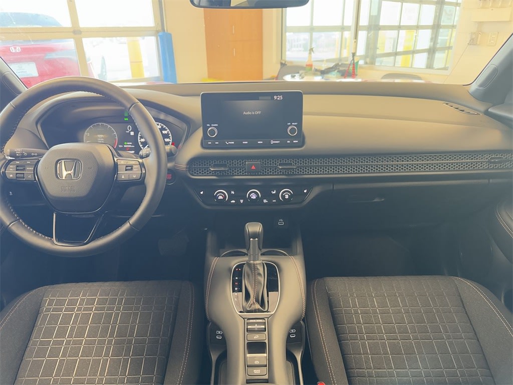 2025 Honda HR-V Sport 10