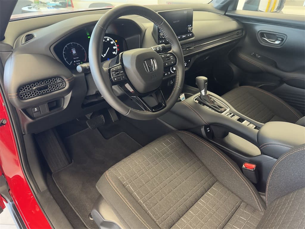 2025 Honda HR-V Sport 2