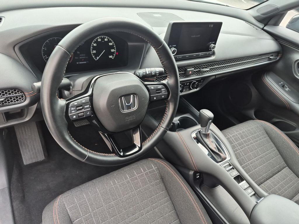Thumbnail: 2025 Honda HR-V - 2