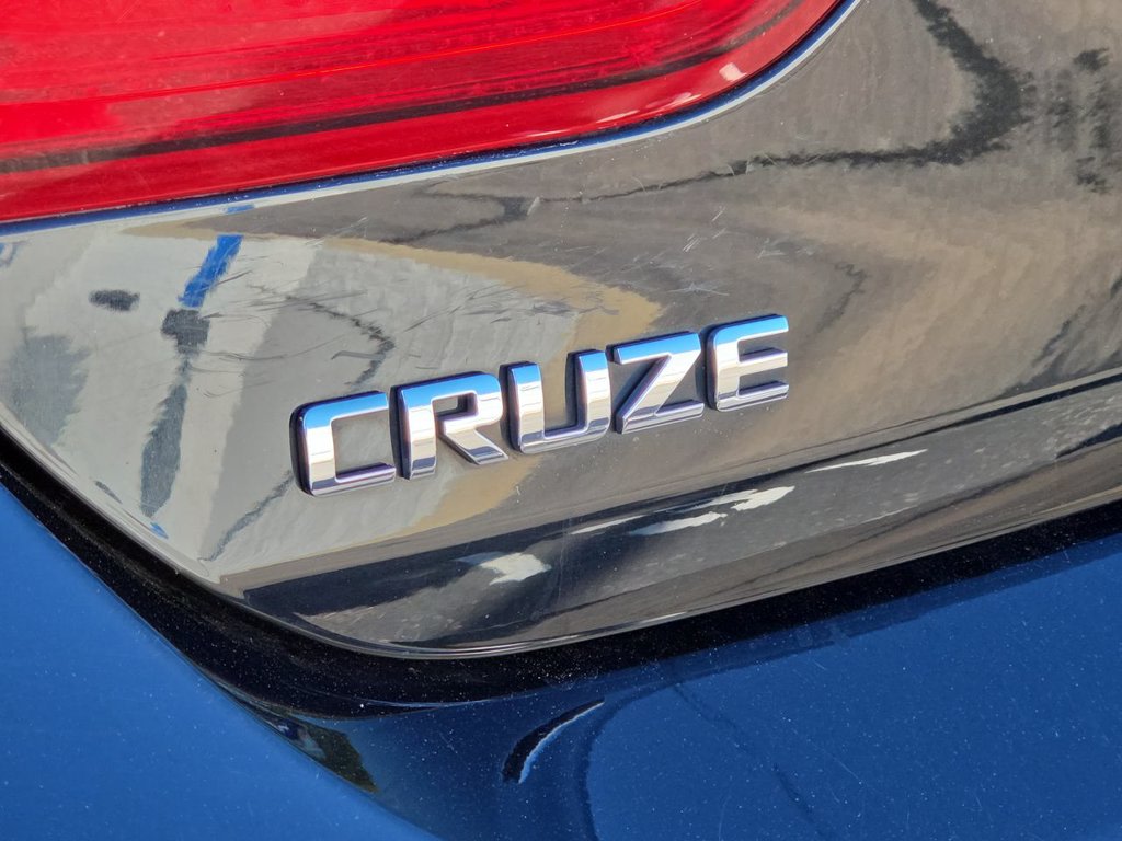 Thumbnail: 2018 Chevrolet Cruze - 7