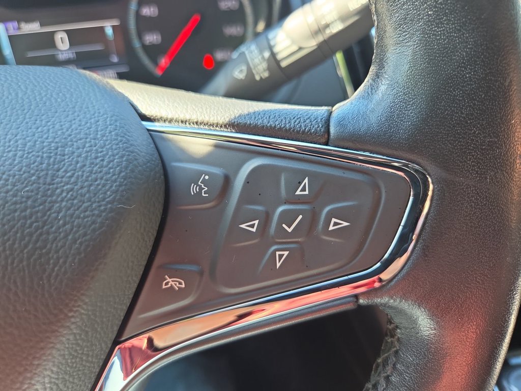 Thumbnail: 2018 Chevrolet Cruze - 30