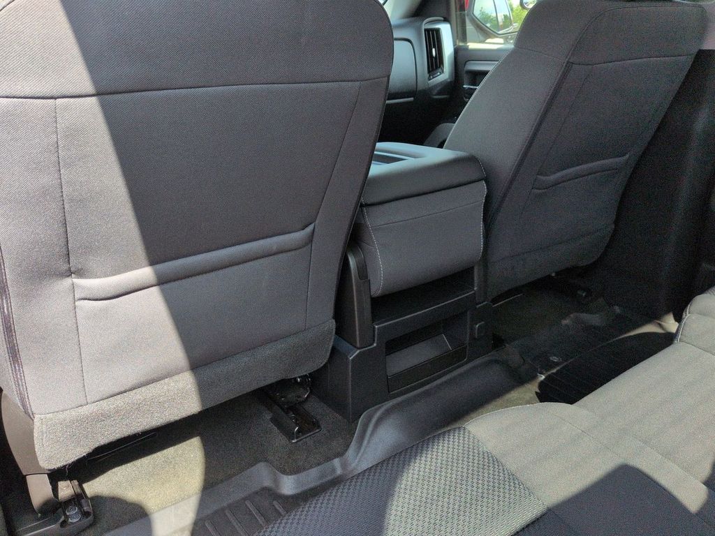 Thumbnail: 2018 Chevrolet Silverado 1500 - 12