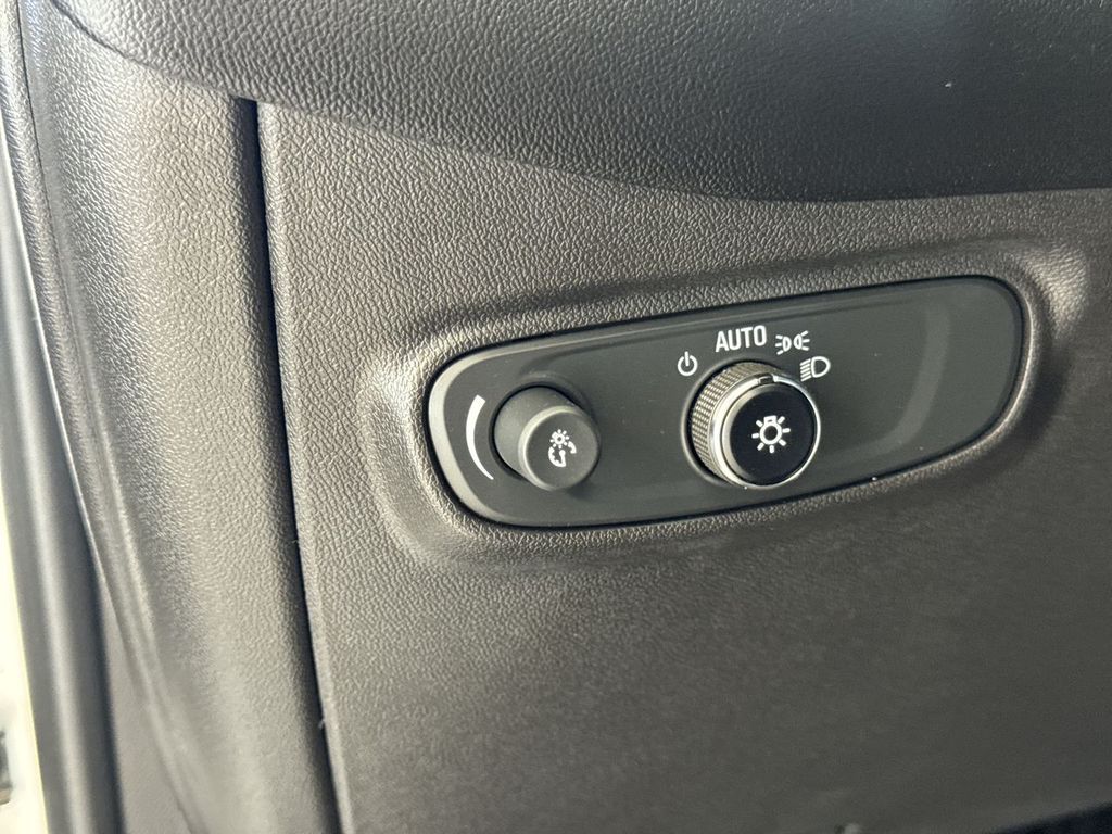 Thumbnail: 2019 Chevrolet Equinox - 37