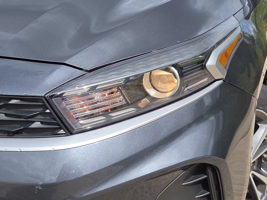 Thumbnail: 2023 Kia Forte - 24