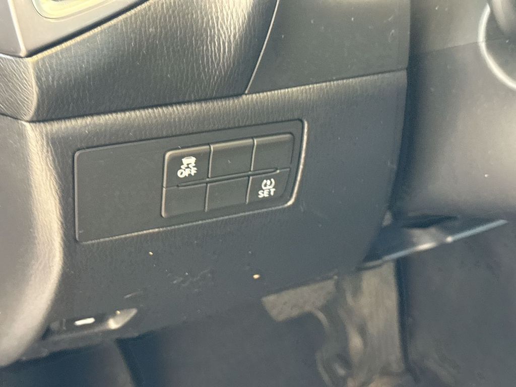 Thumbnail: 2018 Mazda Mazda3 - 38