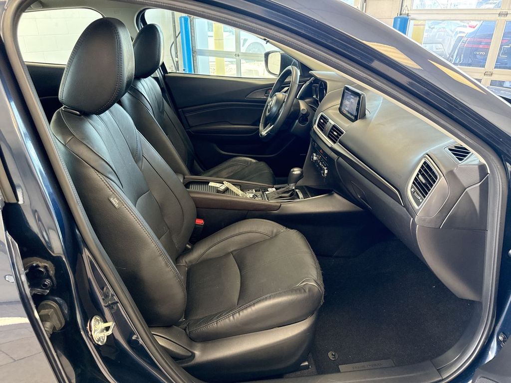 Thumbnail: 2018 Mazda Mazda3 - 12