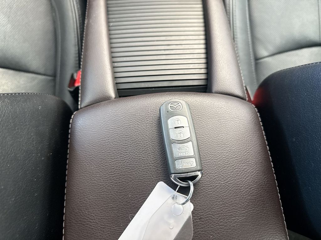 Thumbnail: 2018 Mazda Mazda3 - 37