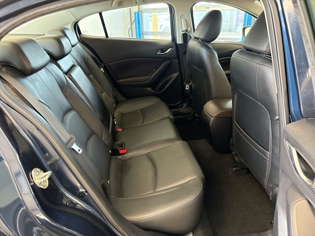 Thumbnail: 2018 Mazda Mazda3 - 30