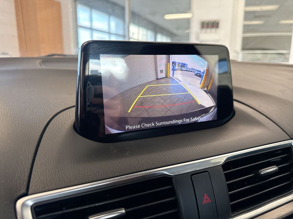 Thumbnail: 2018 Mazda Mazda3 - 16