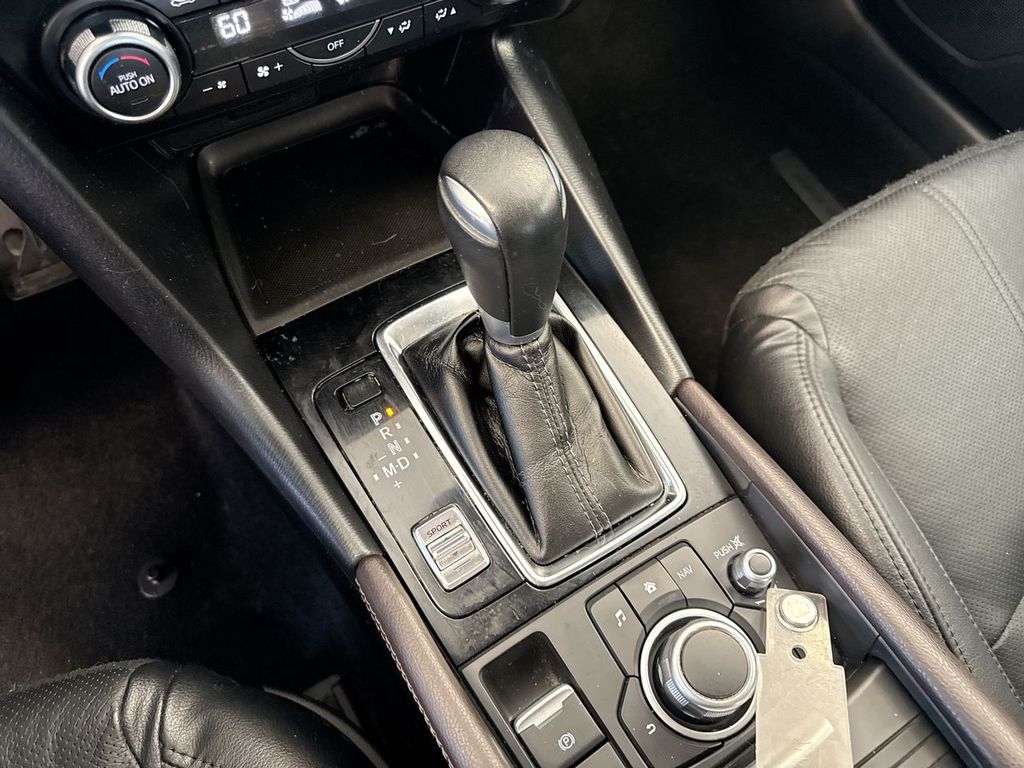 Thumbnail: 2018 Mazda Mazda3 - 36