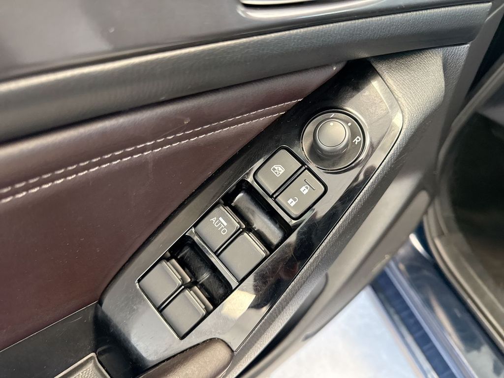 Thumbnail: 2018 Mazda Mazda3 - 27