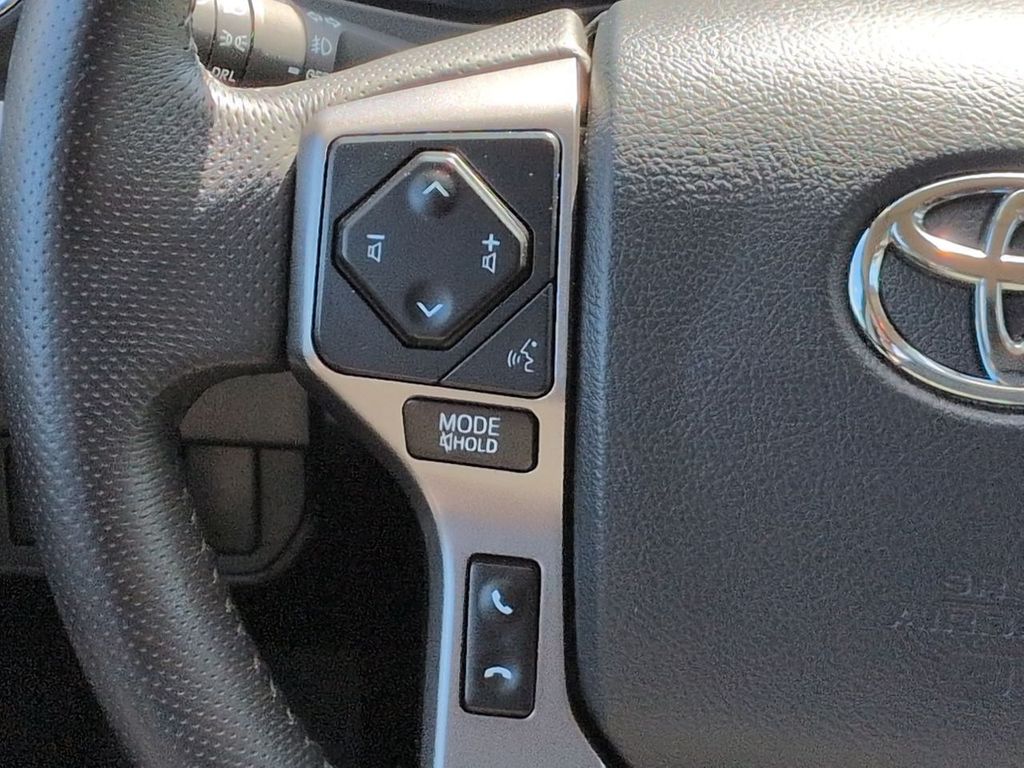 Thumbnail: 2020 Toyota Tacoma - 29