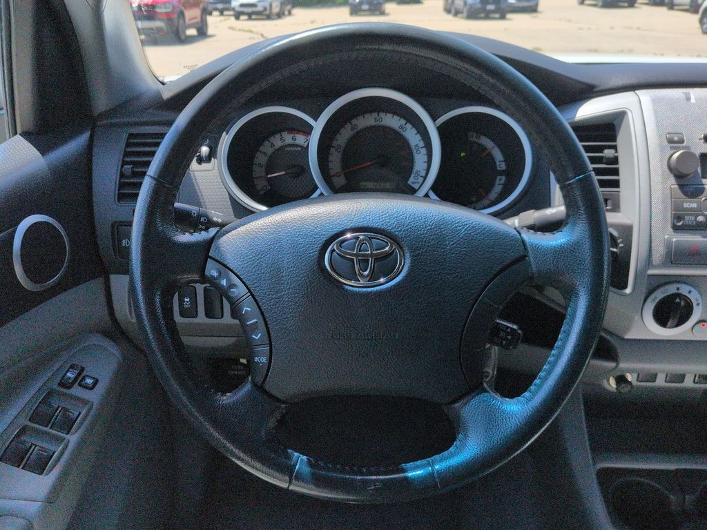 Thumbnail: 2011 Toyota Tacoma - 12
