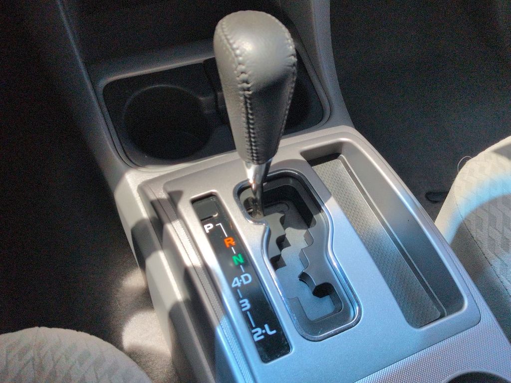 Thumbnail: 2011 Toyota Tacoma - 15