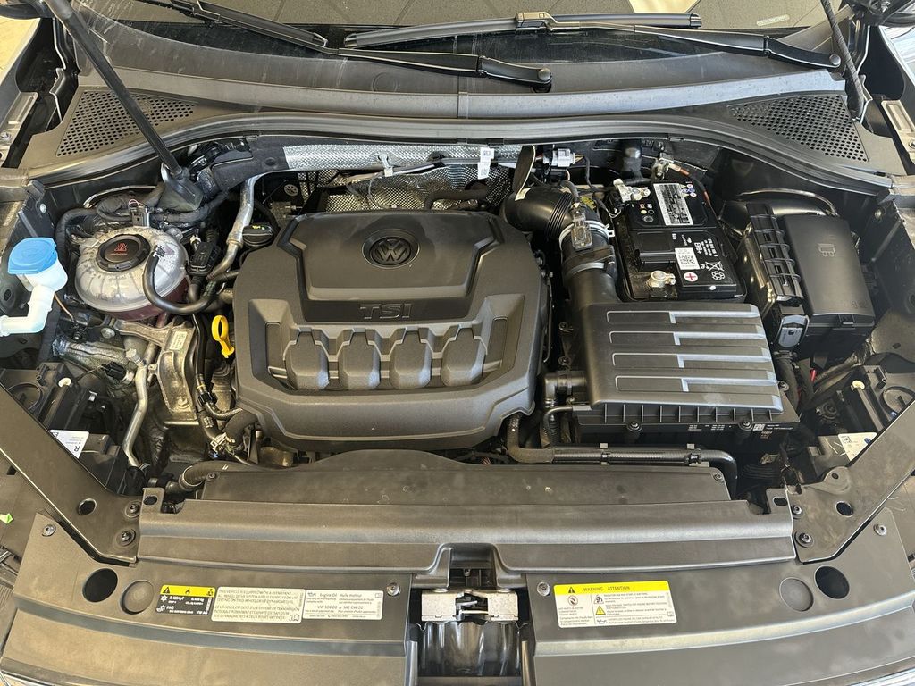 Thumbnail: 2022 Volkswagen Tiguan - 9