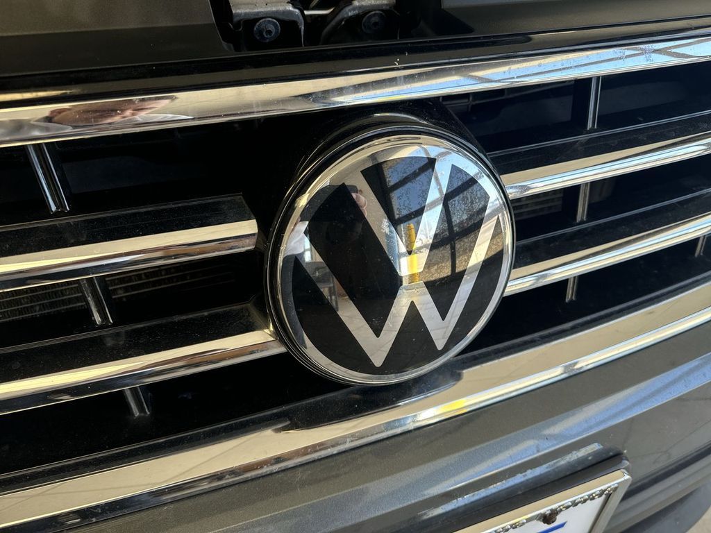 Thumbnail: 2022 Volkswagen Tiguan - 7