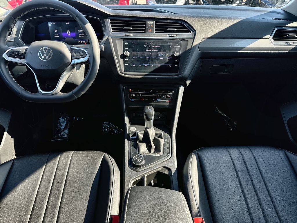 Thumbnail: 2022 Volkswagen Tiguan - 2