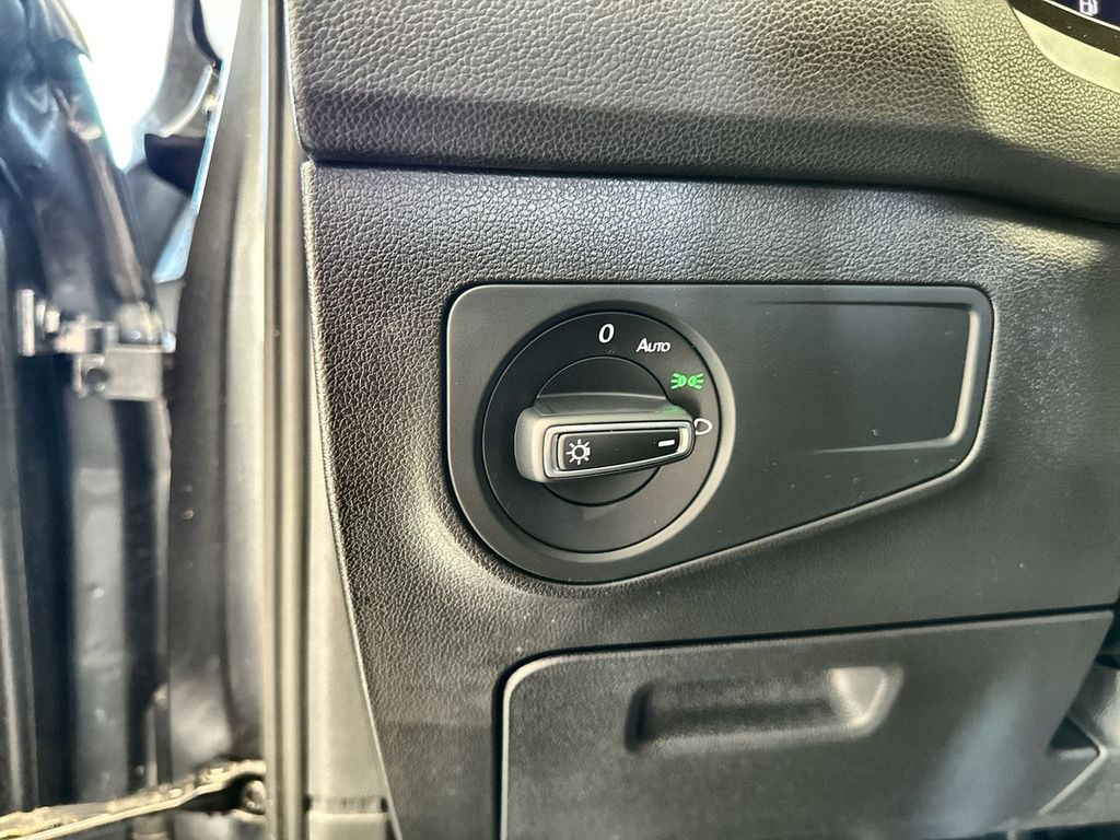 Thumbnail: 2022 Volkswagen Tiguan - 36