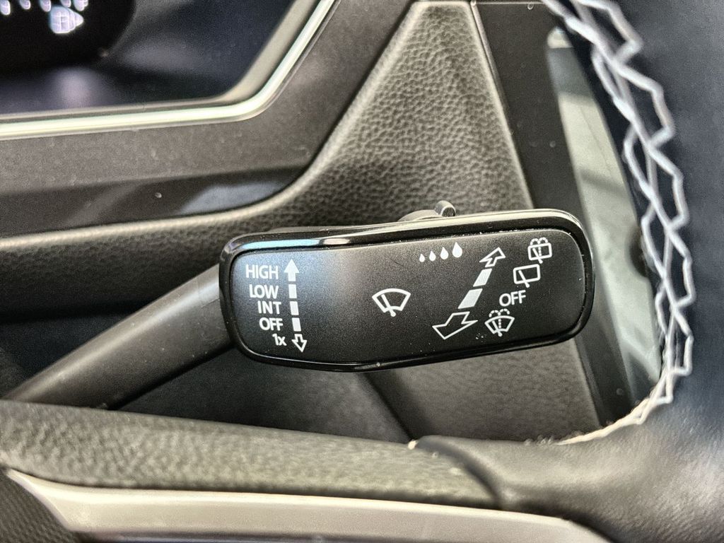 Thumbnail: 2022 Volkswagen Tiguan - 31