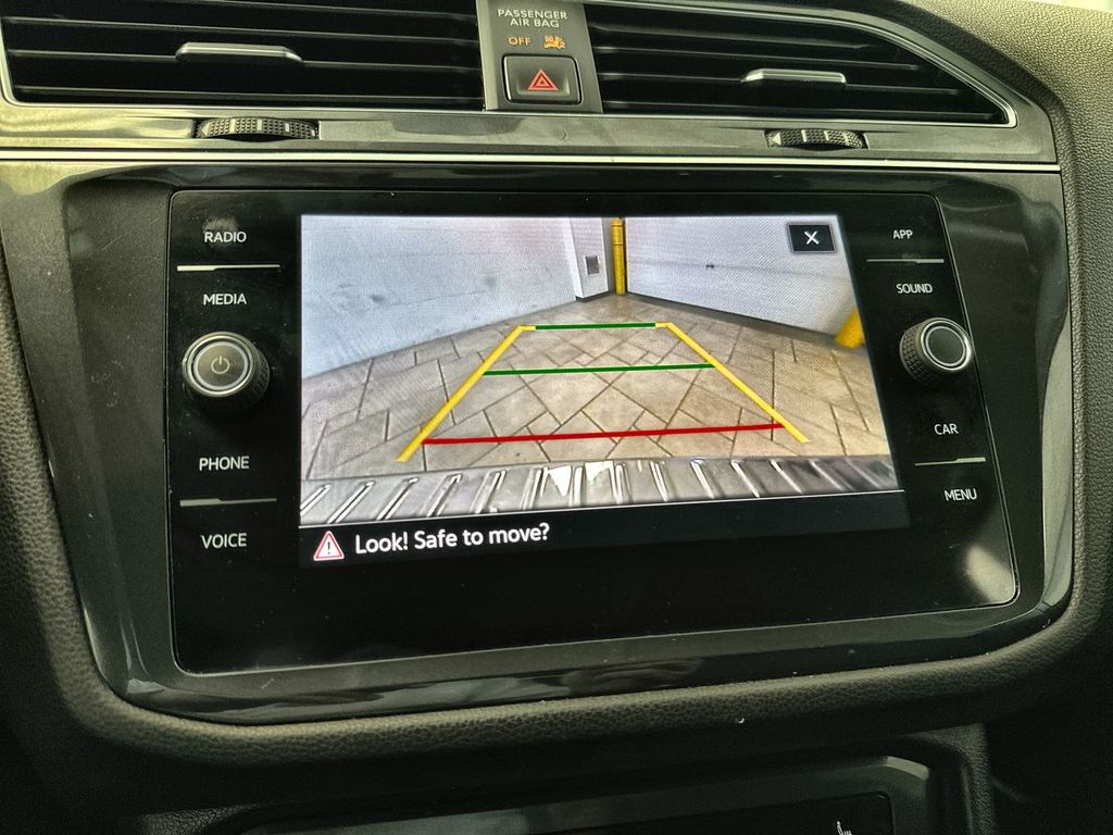 Thumbnail: 2022 Volkswagen Tiguan - 33