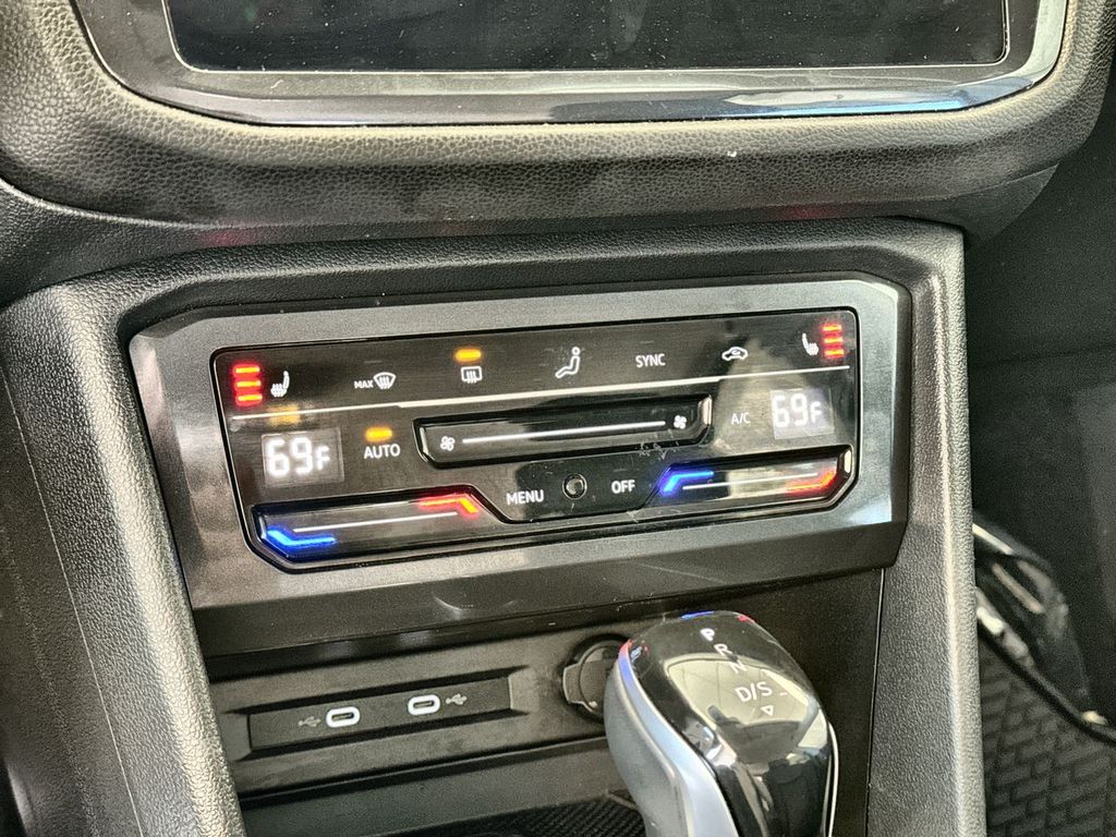 Thumbnail: 2022 Volkswagen Tiguan - 37