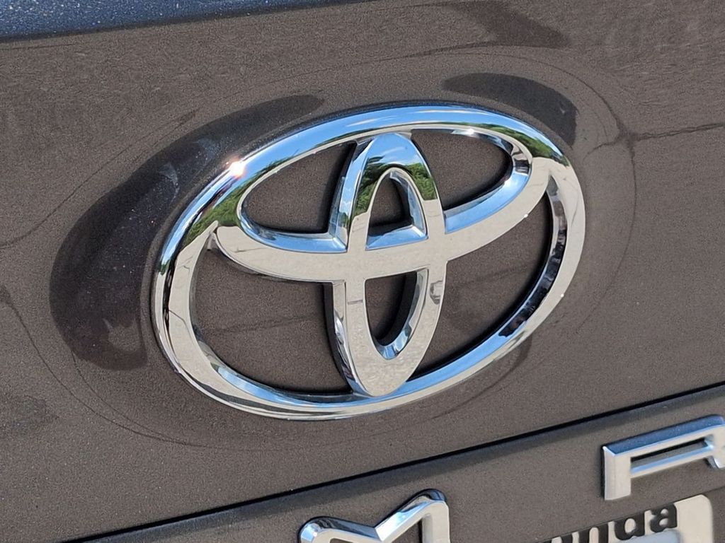 Thumbnail: 2019 Toyota Camry - 7