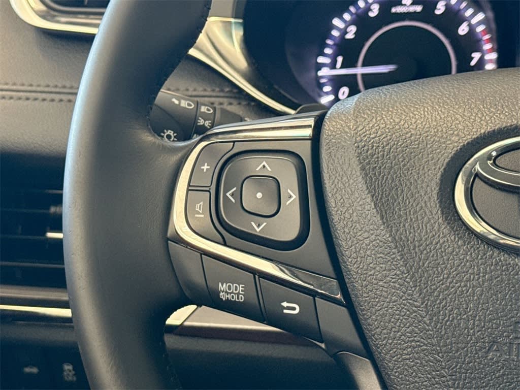 Thumbnail: 2014 Toyota Avalon - 32