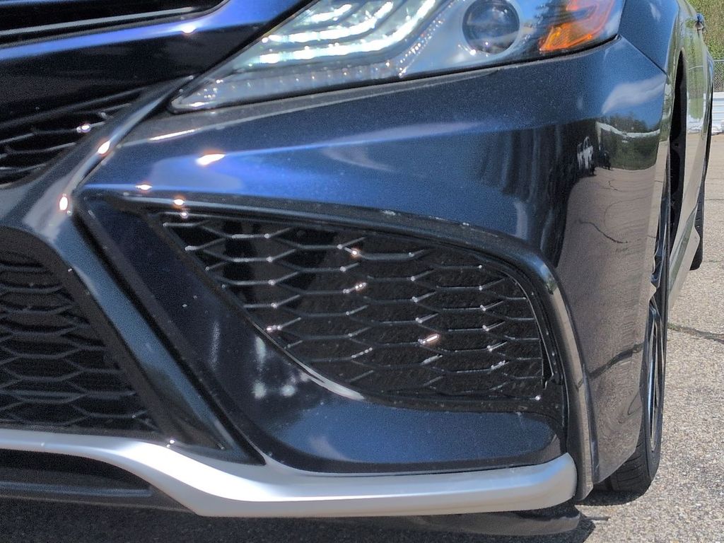 Thumbnail: 2021 Toyota Camry - 24