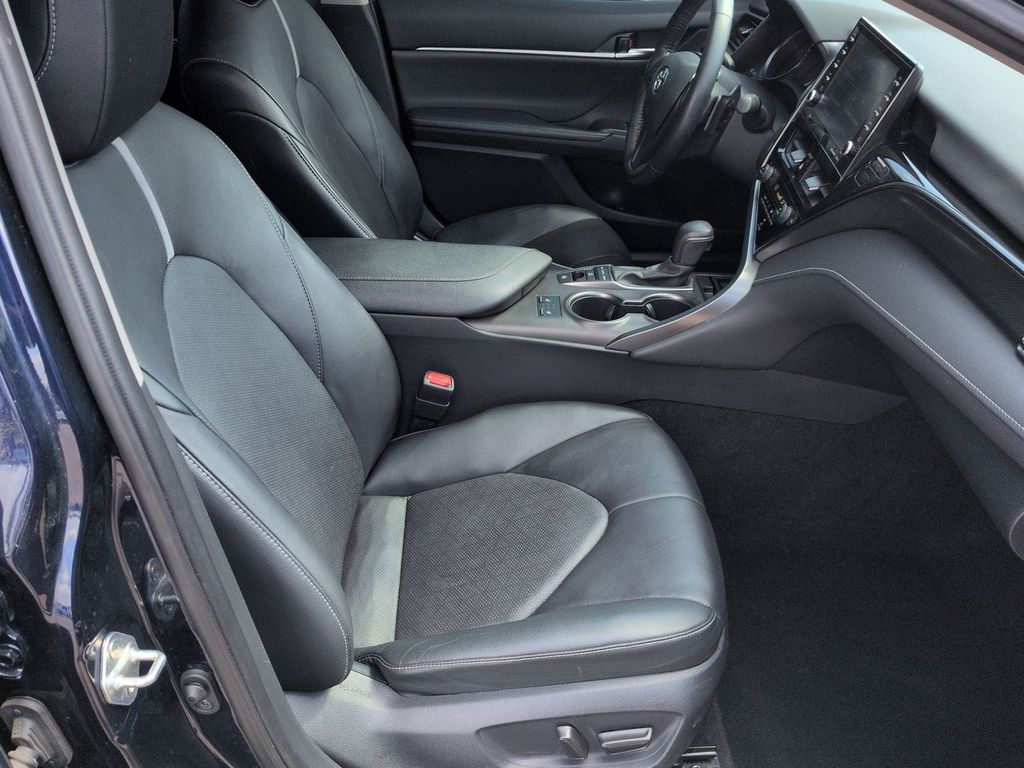 Thumbnail: 2021 Toyota Camry - 11
