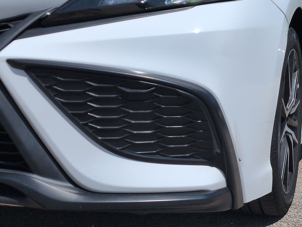 Thumbnail: 2023 Toyota Camry - 24