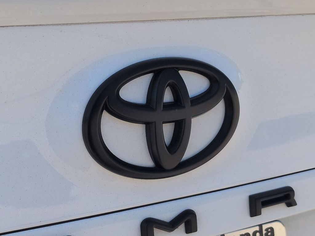 Thumbnail: 2023 Toyota Camry - 7