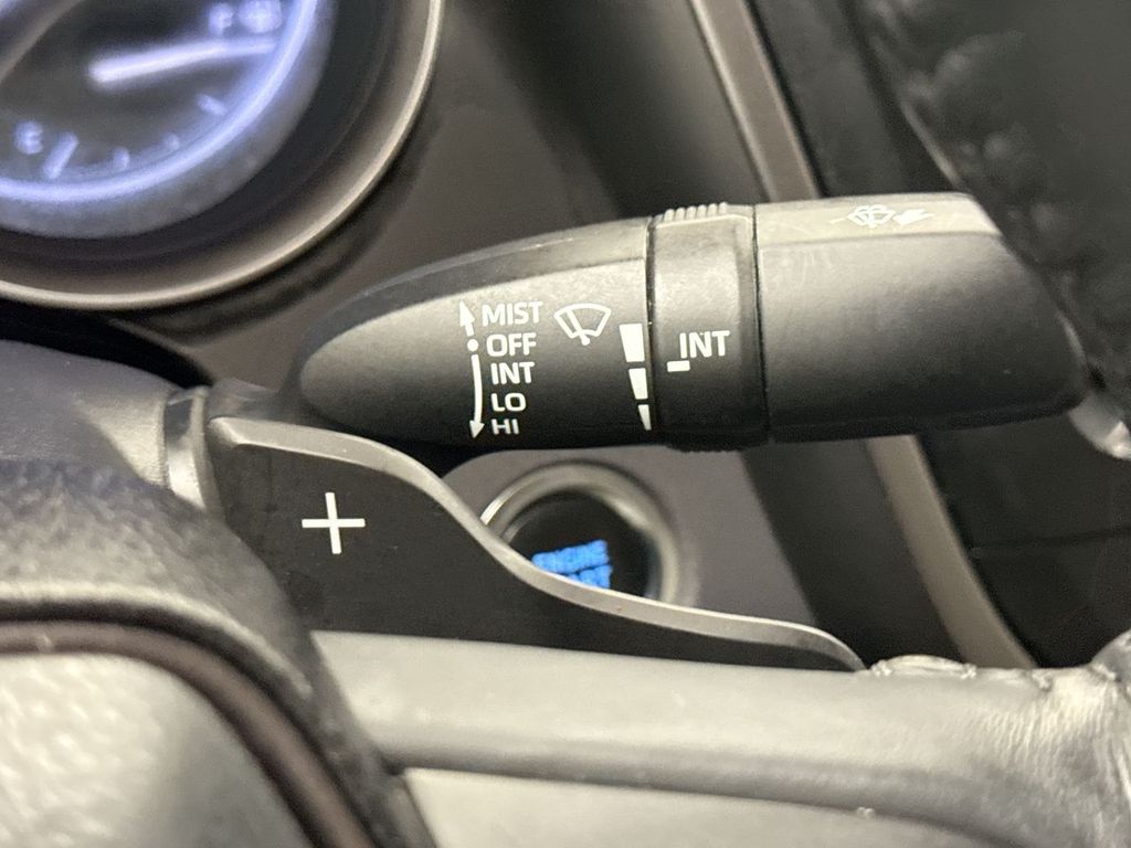 Thumbnail: 2022 Toyota Camry - 16