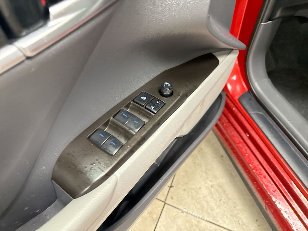 Thumbnail: 2022 Toyota Camry - 27