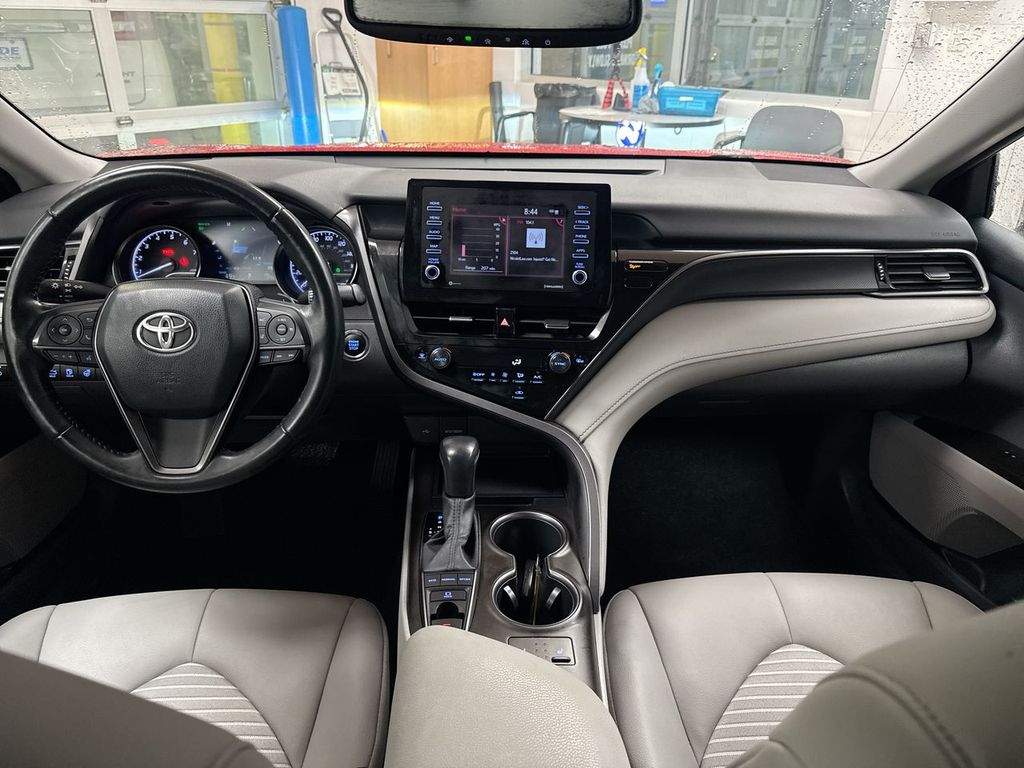 Thumbnail: 2022 Toyota Camry - 9