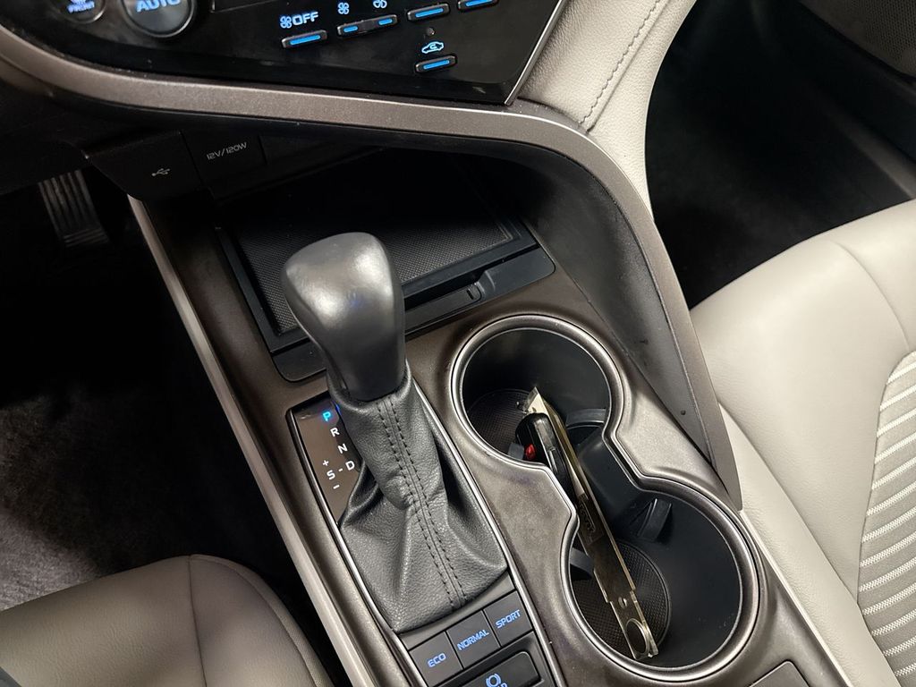 Thumbnail: 2022 Toyota Camry - 36