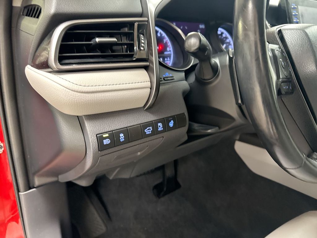 Thumbnail: 2022 Toyota Camry - 38