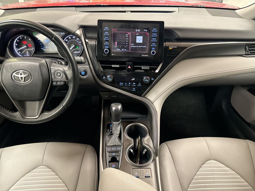 Thumbnail: 2022 Toyota Camry - 14