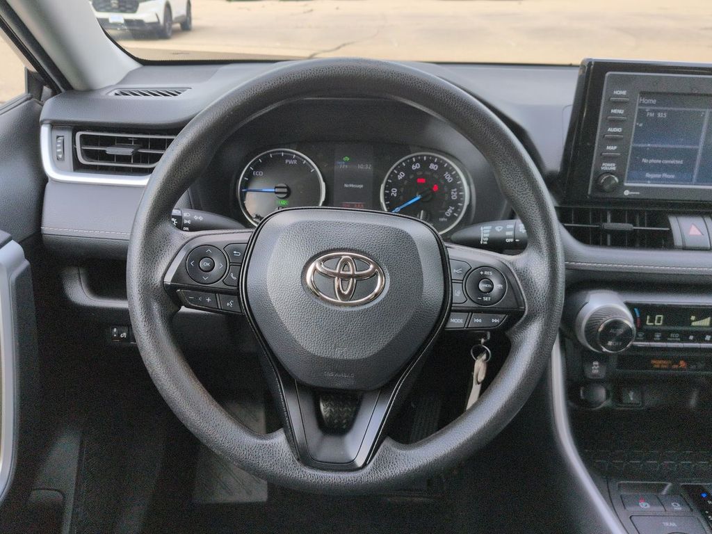 Thumbnail: 2022 Toyota RAV4 - 13