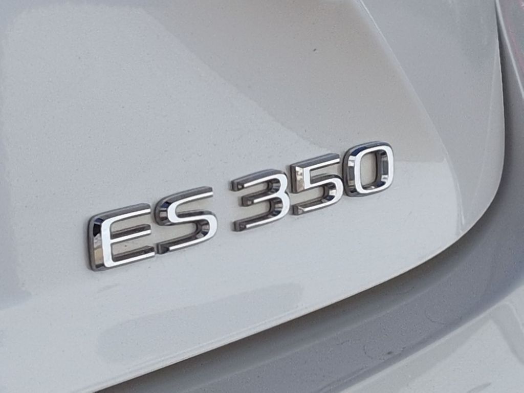 Thumbnail: 2016 Lexus ES - 26