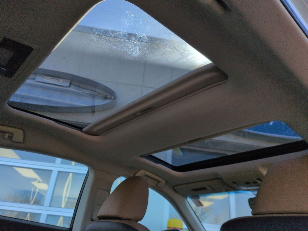 Thumbnail: 2016 Lexus ES - 31
