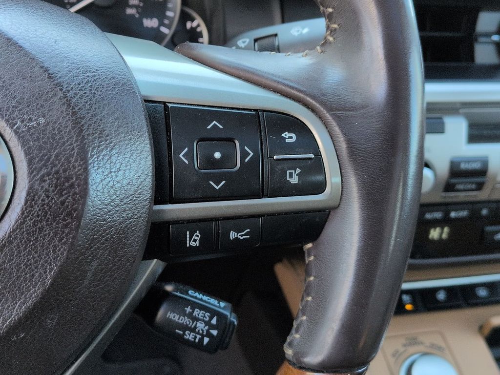Thumbnail: 2016 Lexus ES - 33
